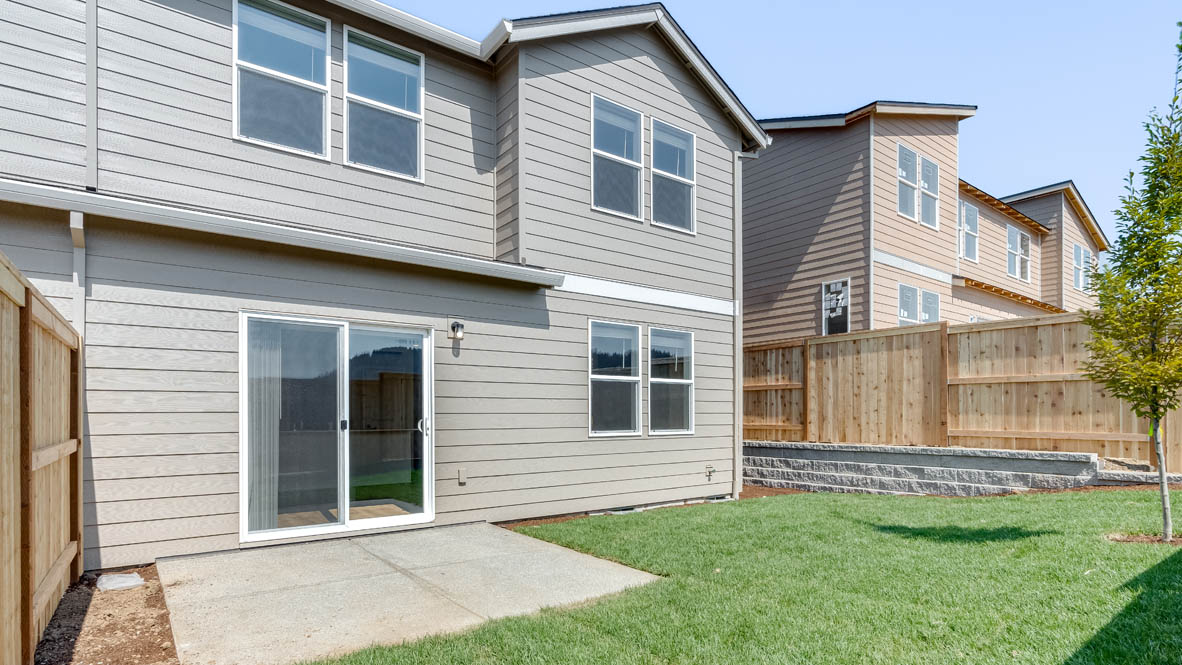 Terrace at Pleasant Valley Backyard