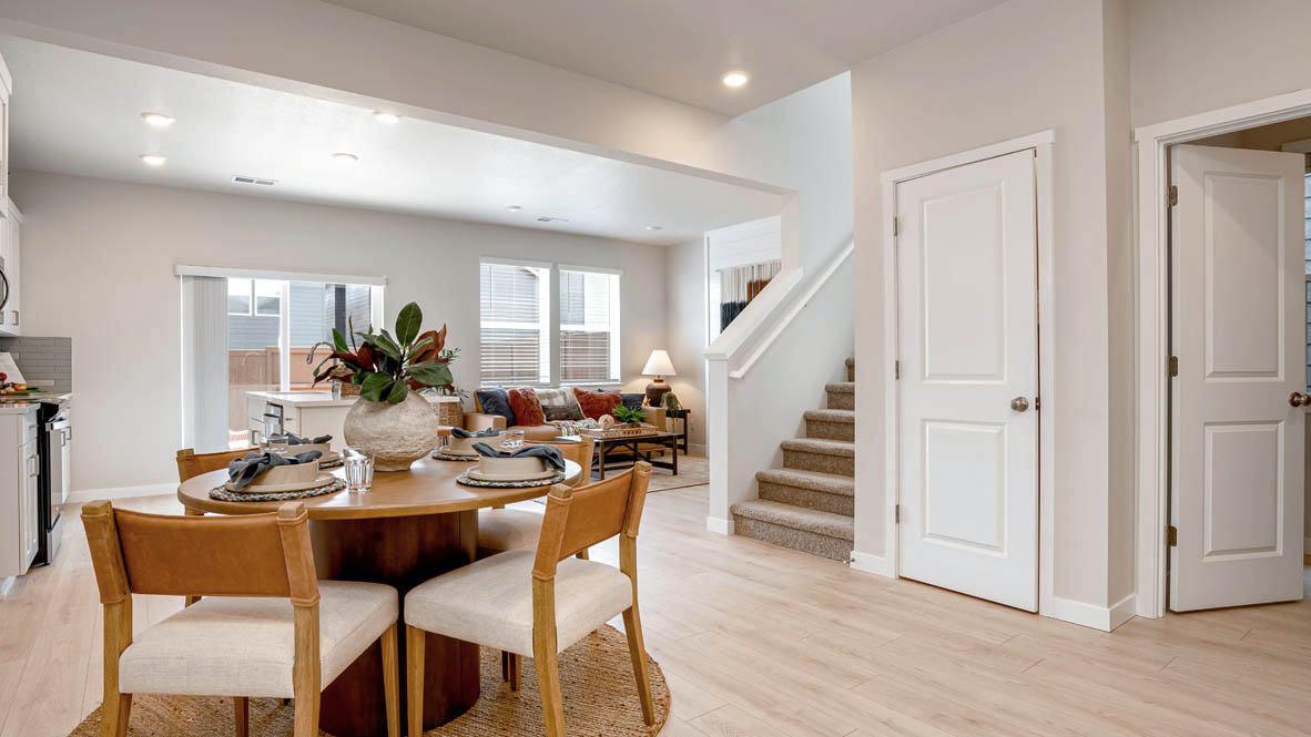 Butler Creek Crossing dining room