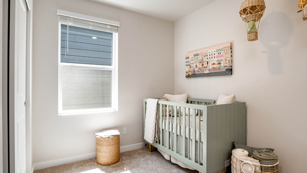 Butler Creek Crossing bedroom with crib set up