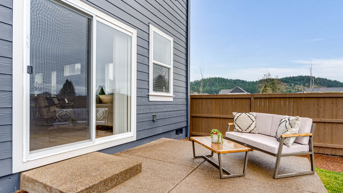 Butler Creek Crossing backyard