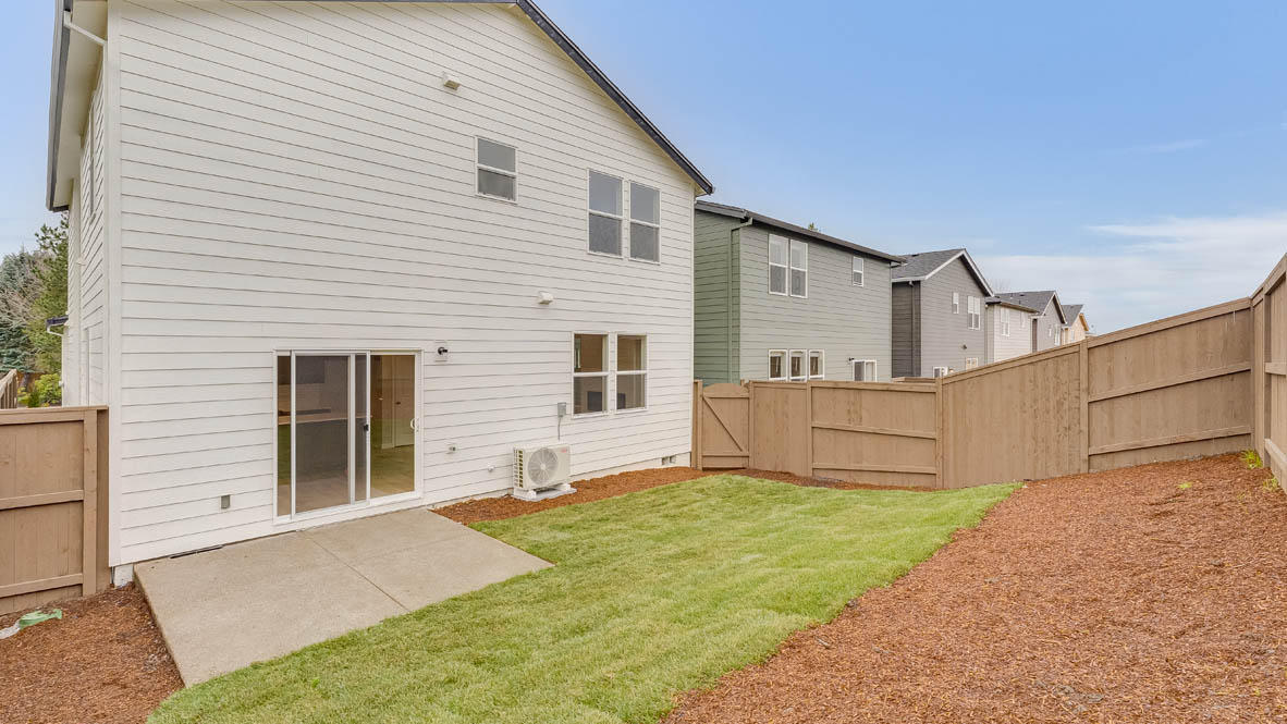 Butler Creek Crossing backyard