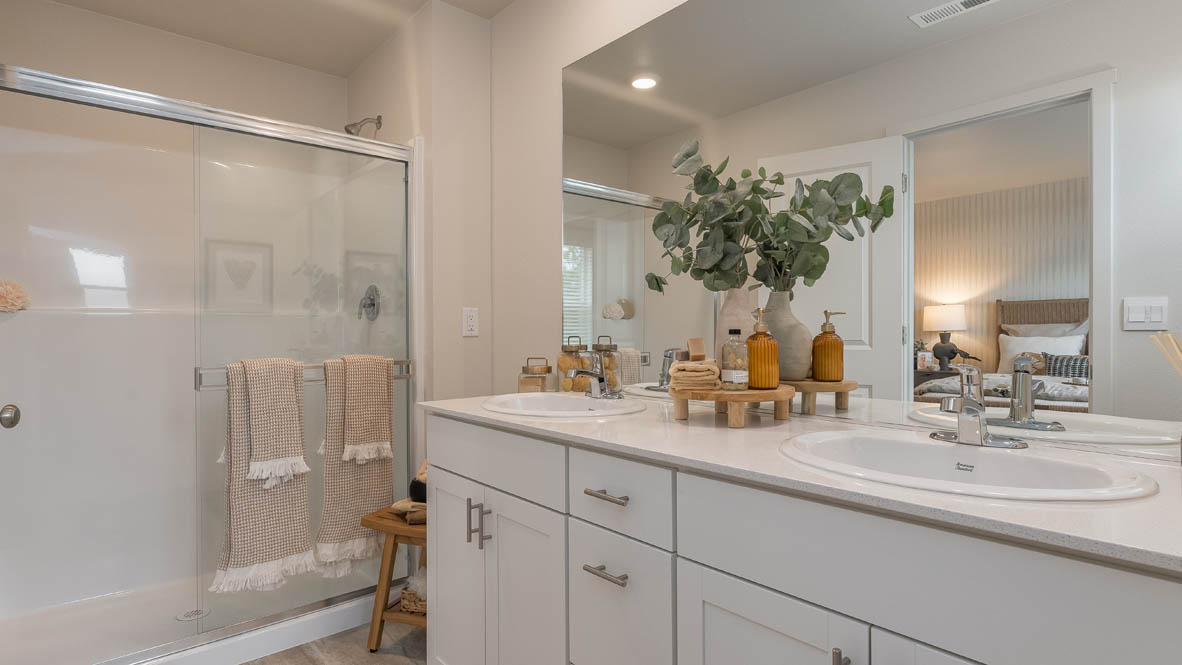 Bailey Meadows S060 Bathroom