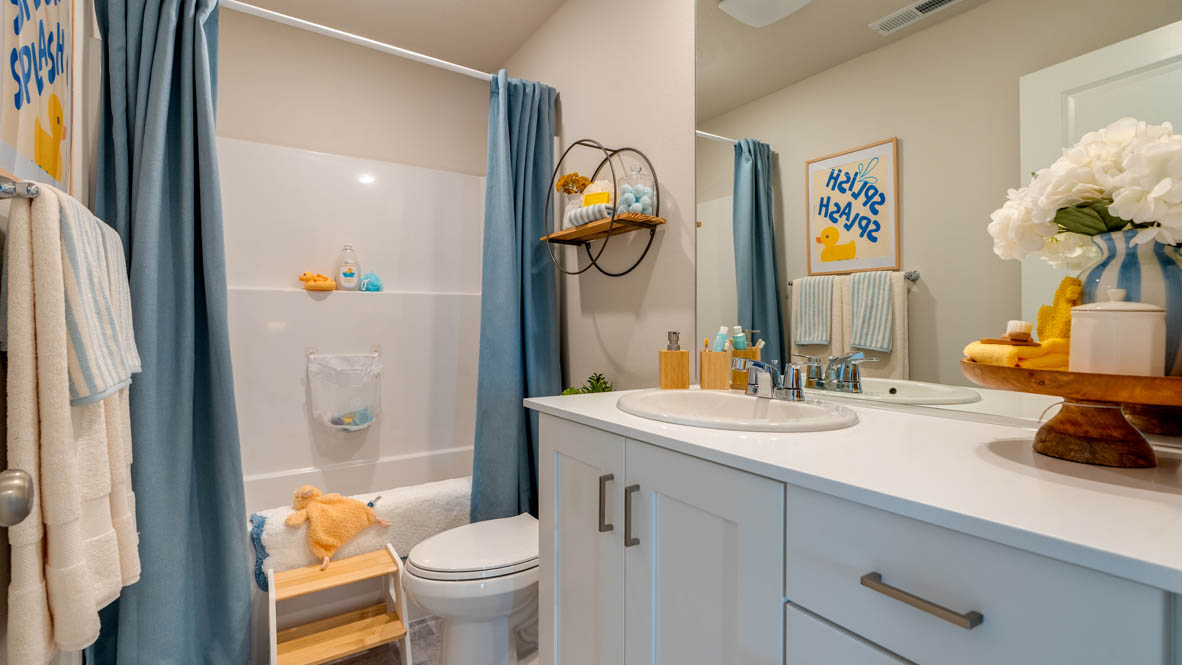Bailey Meadows secondary bathroom with tub shower