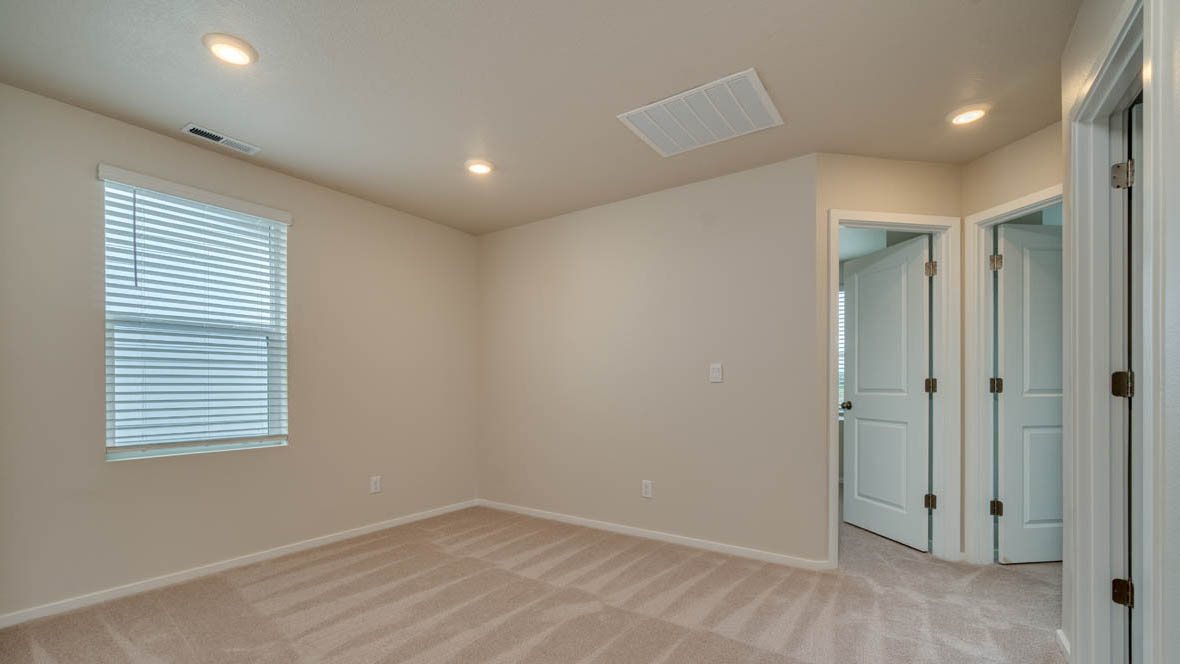 East Park loft with carpet