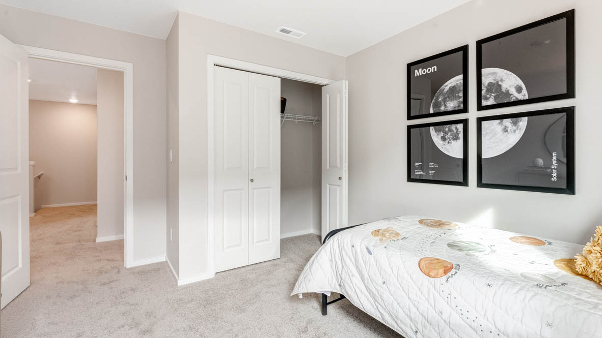 Avery Terrace Bedroom and full/queen size bed, closet