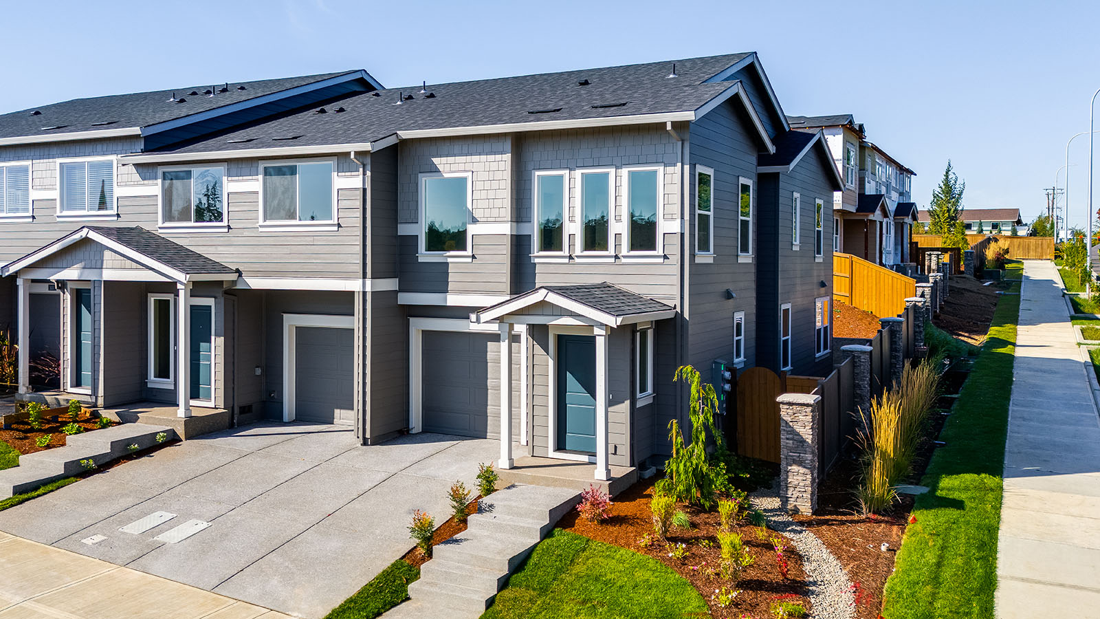 1407 SE ROSEFINCH AVENUE