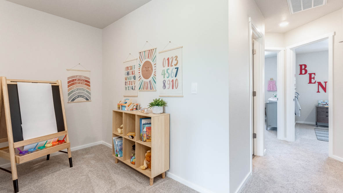 Thunder Ridge nook play area with drawing station and book shelf