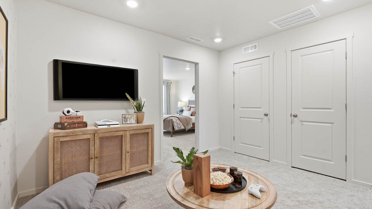 Thunder Ridge loft with carpet and closets
