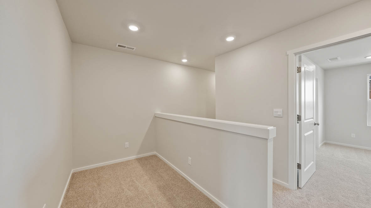 Ponderosa loft upstairs with carpeting