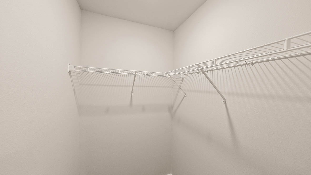 Ponderosa closet with white wire shelving
