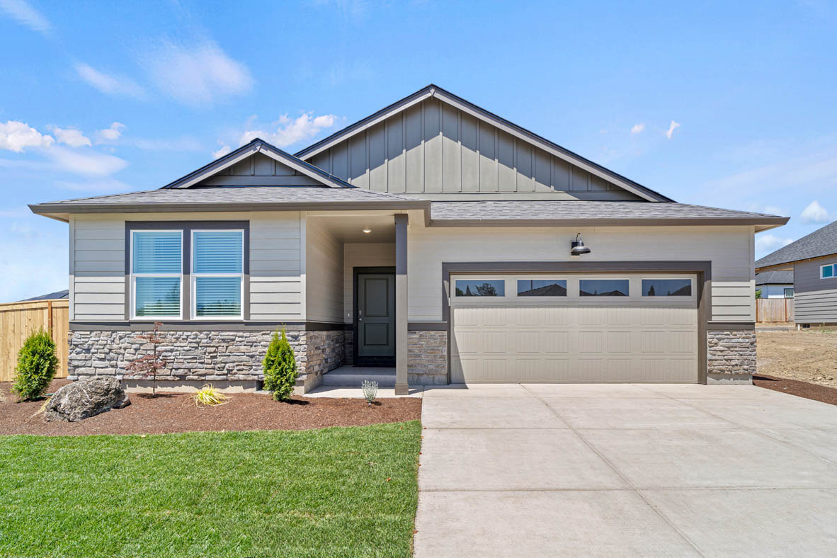 New Homes in Cedar Landing | Medford, OR | D.R. Horton