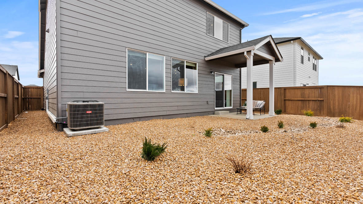 Stevens Ranch Diamond 3816 backyard