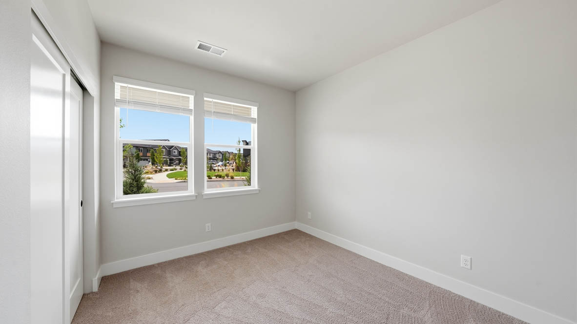 Maple WR35D Bedroom