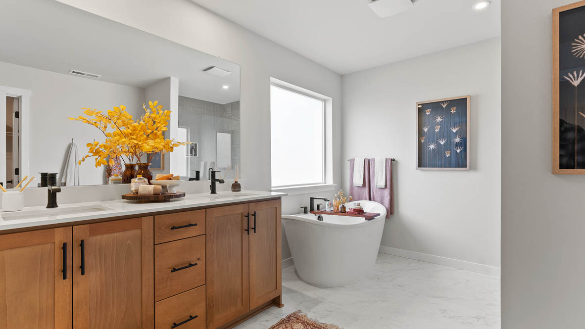 Stevens Ranch Diamond 3816 bathroom with cabinets and countertops