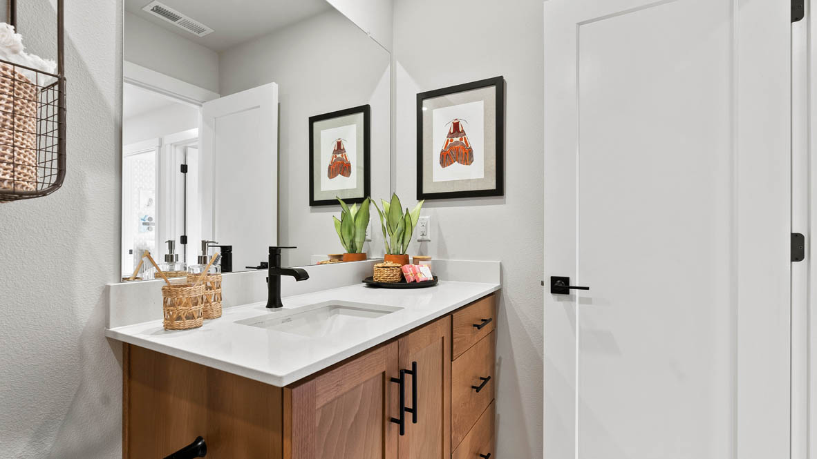Stevens Ranch Diamond 3816 bathroom with cabinets and countertops