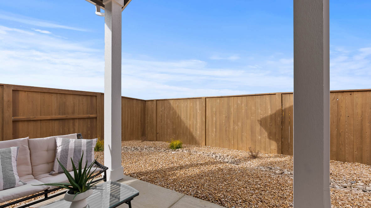 Stevens Ranch Diamond 3816 backyard