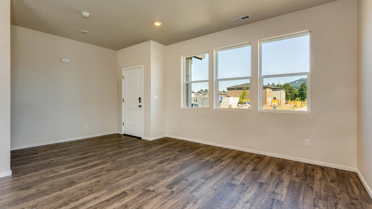 Marcola Meadows Entry and great room