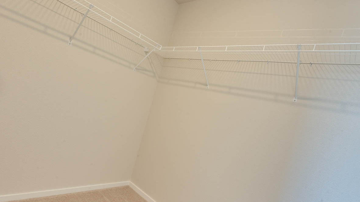 Marcola Meadows Walk in closet with white wire shelving