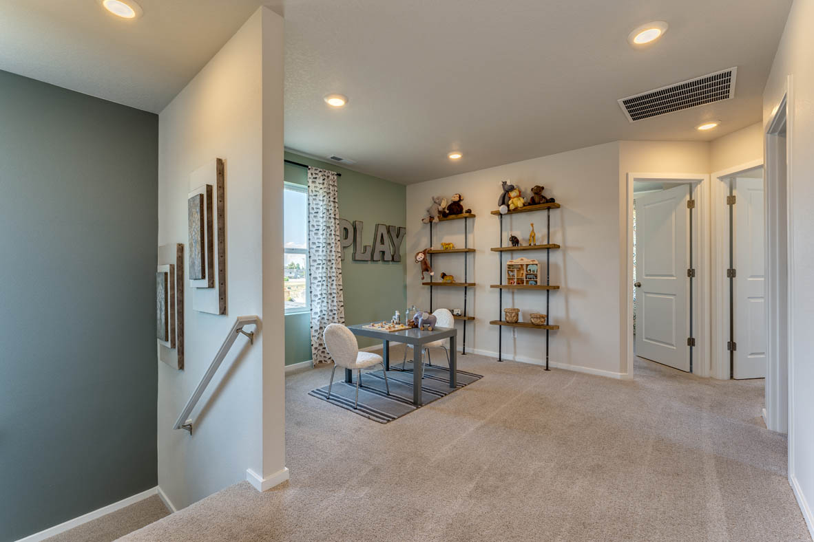 Marcola Meadows loft carpeted area