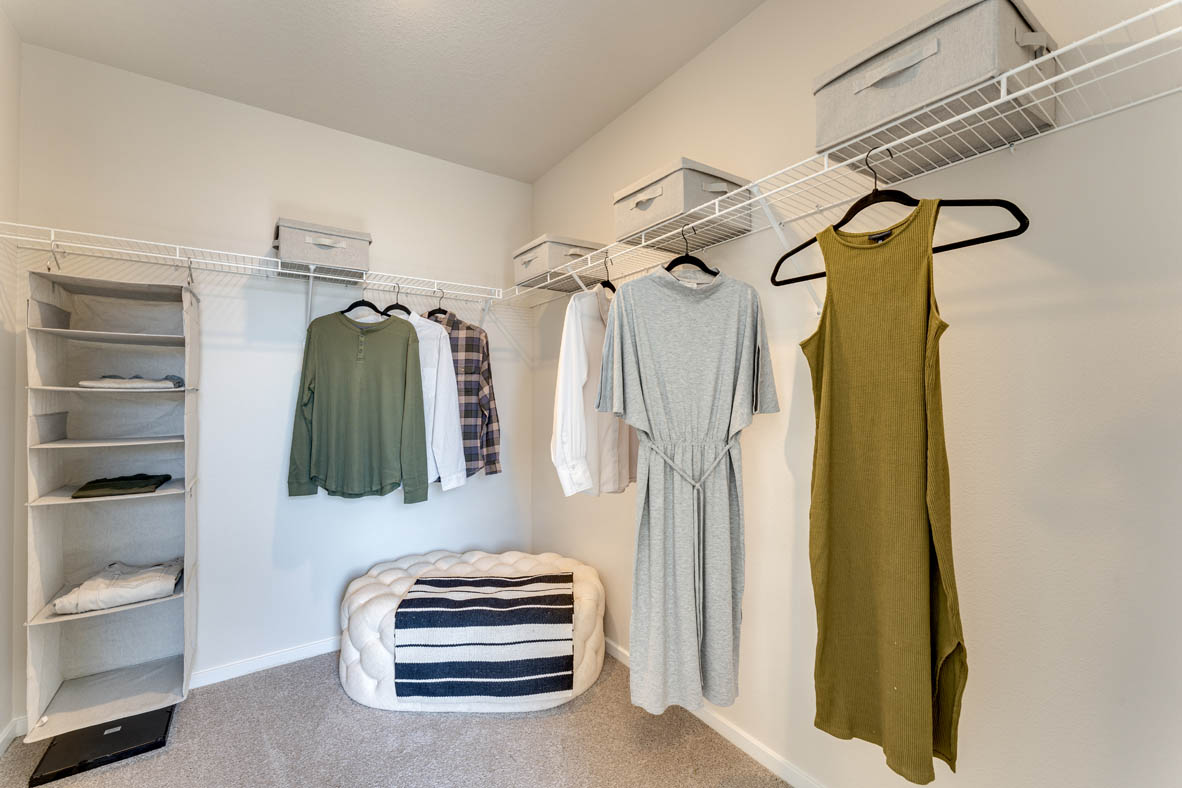 Marcola Meadows Closet space with shelf