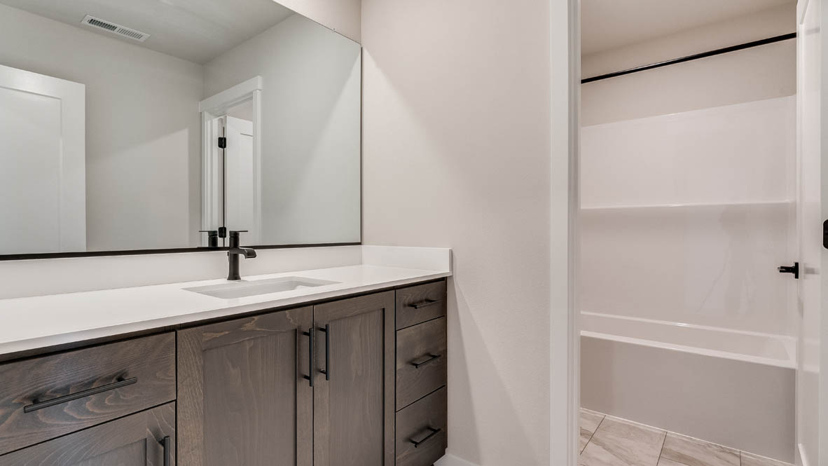 Sorrento Estates secondary bathroom