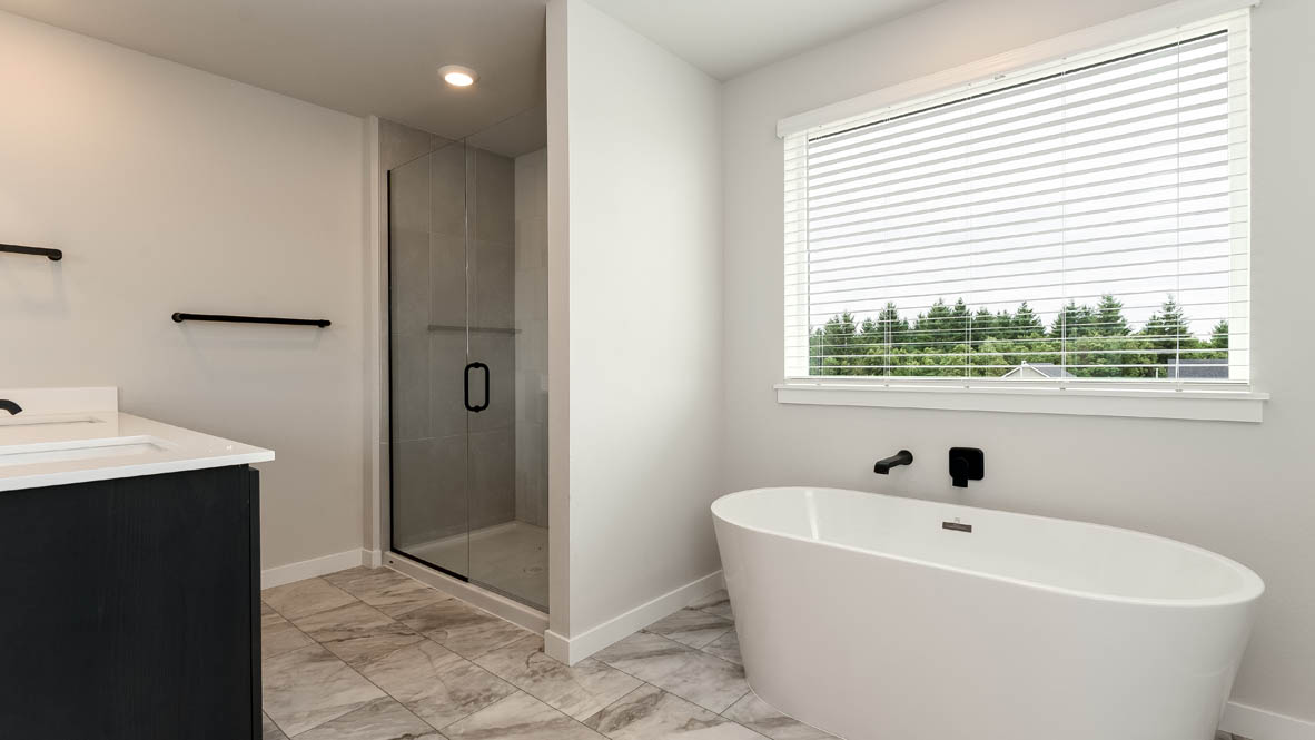 Sorrento Estates primary bathroom