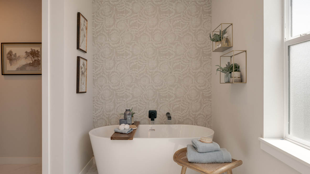 Sorrento Estates primary bathroom