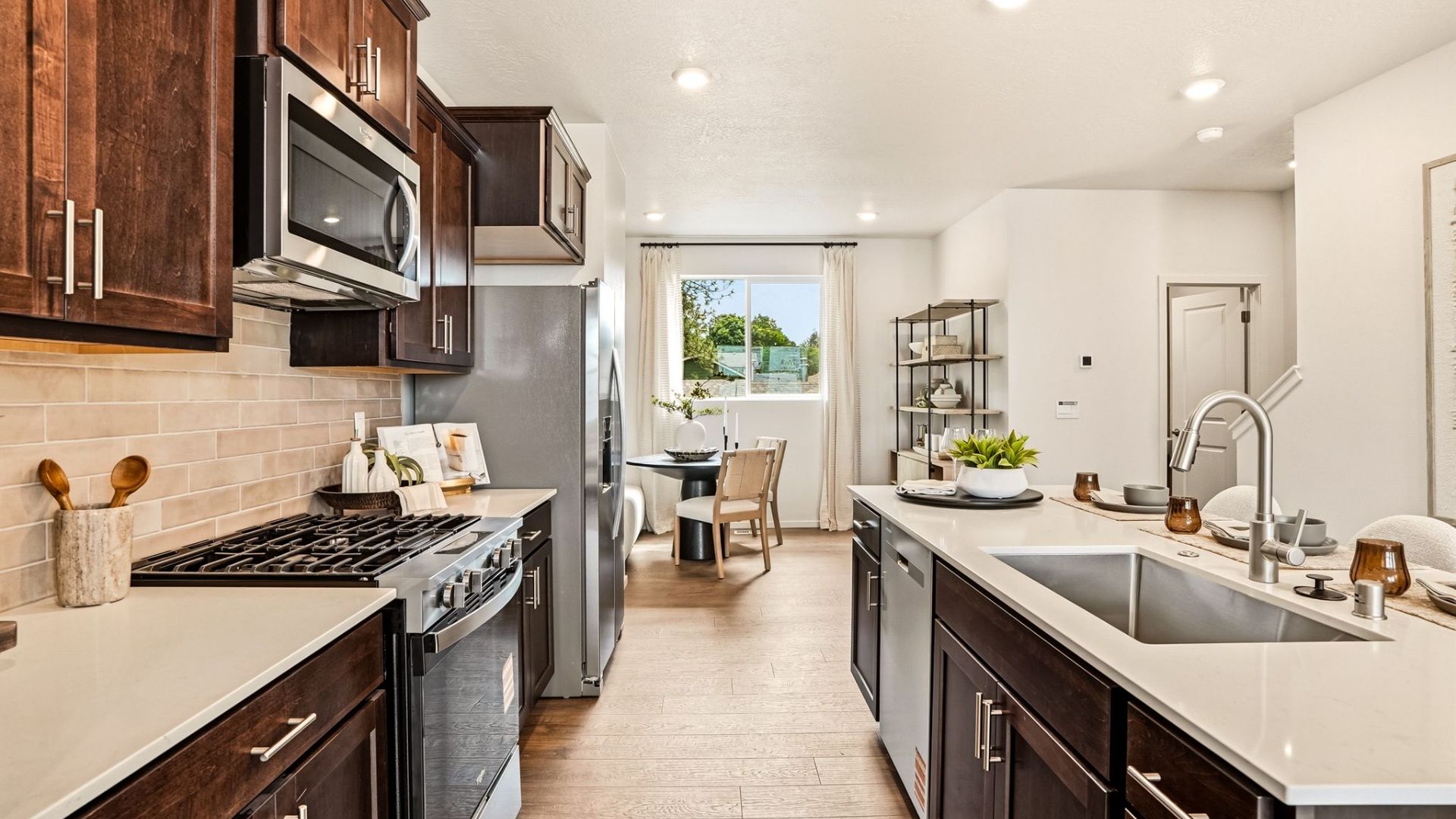https://www.zillow.com/view-imx/156f80d9-e9cc-43eb-acf6-572ecf502dfd?setAttribution=mls&wl=true&initialViewType=pano&utm_source=dashboard
