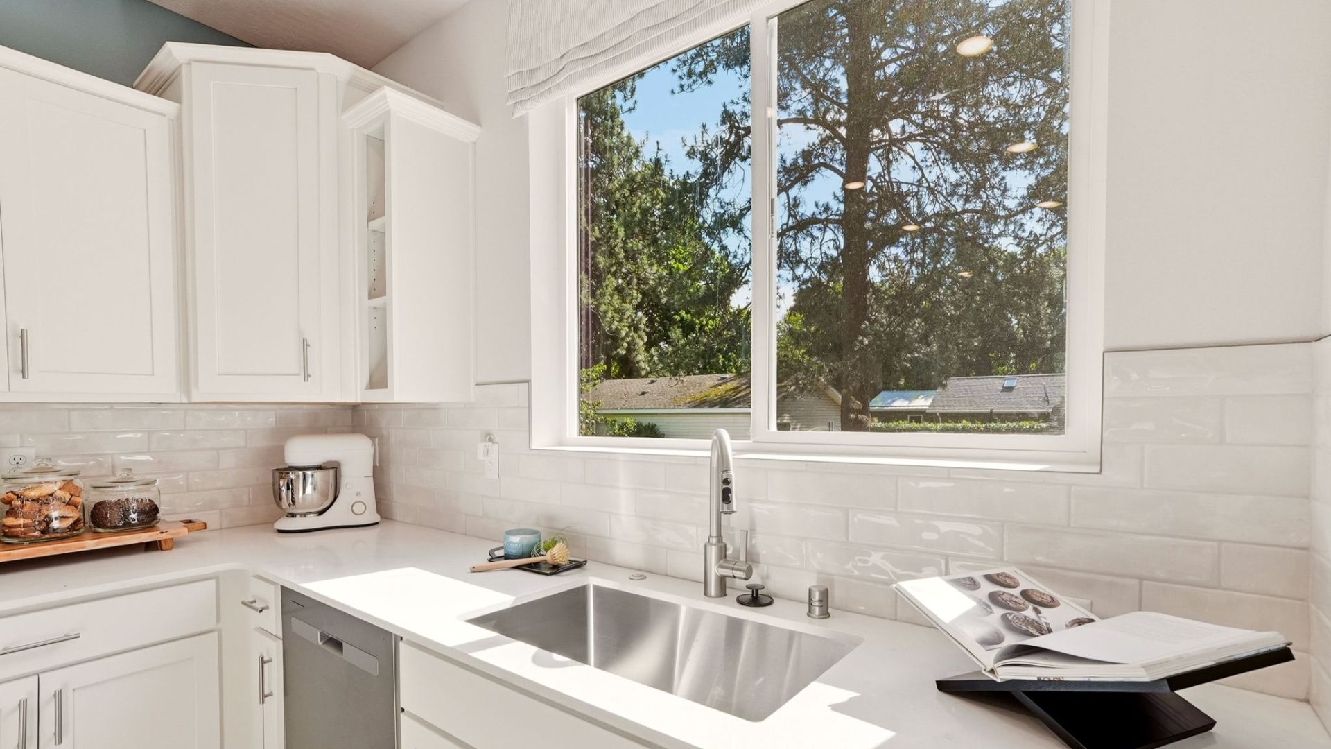 https://www.zillow.com/view-imx/156f80d9-e9cc-43eb-acf6-572ecf502dfd?setAttribution=mls&wl=true&initialViewType=pano&utm_source=dashboard