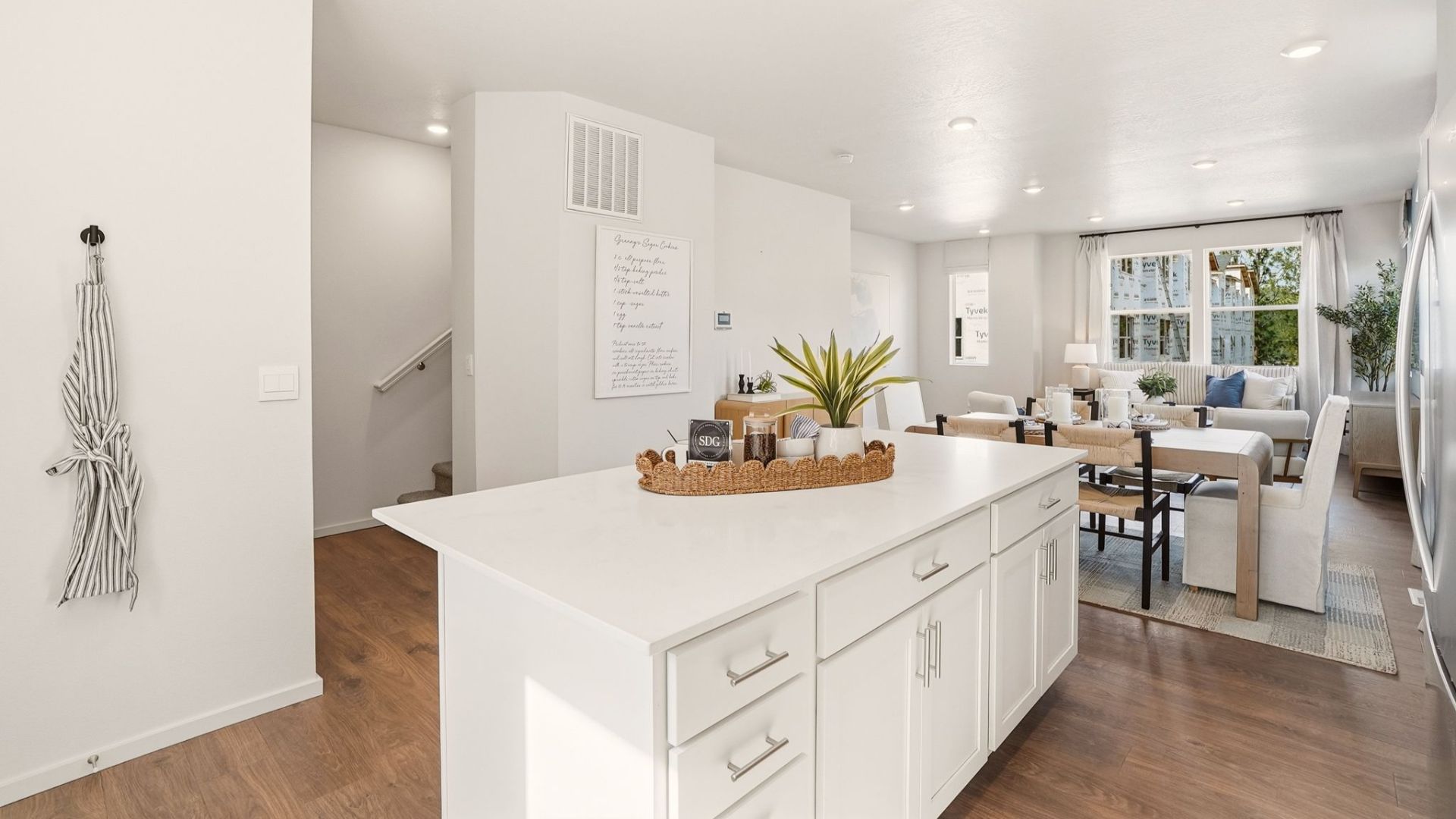 https://www.zillow.com/view-imx/156f80d9-e9cc-43eb-acf6-572ecf502dfd?setAttribution=mls&wl=true&initialViewType=pano&utm_source=dashboard