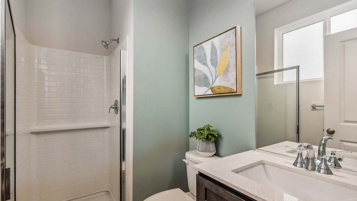 Upper floor Hallway bathroom