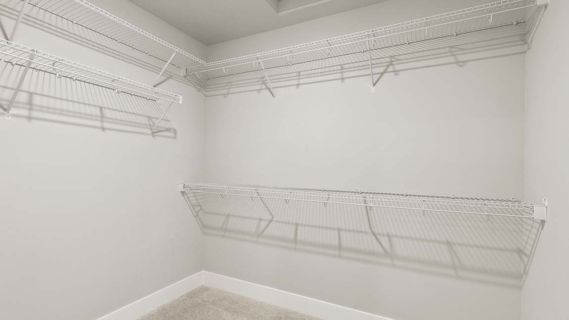Primary suite walk in closet