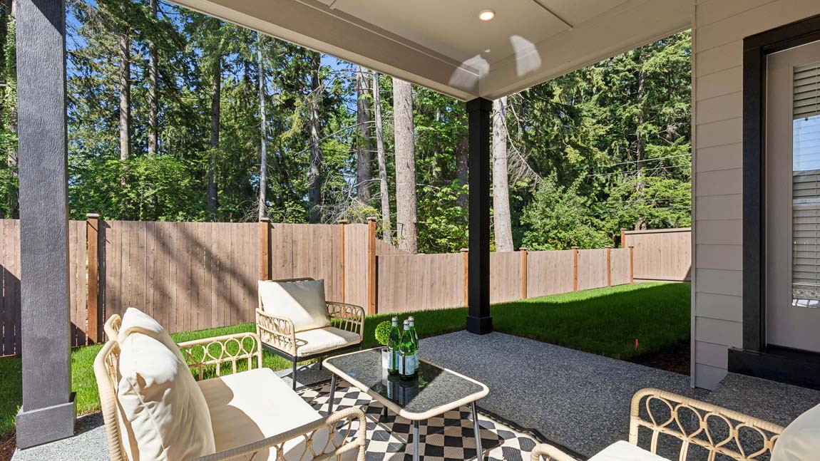 covered patio off of the kitchen
