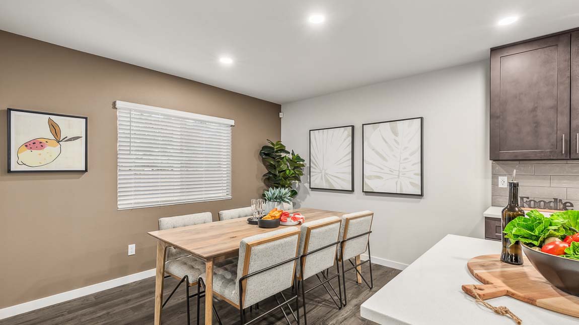 Thelon dining room space