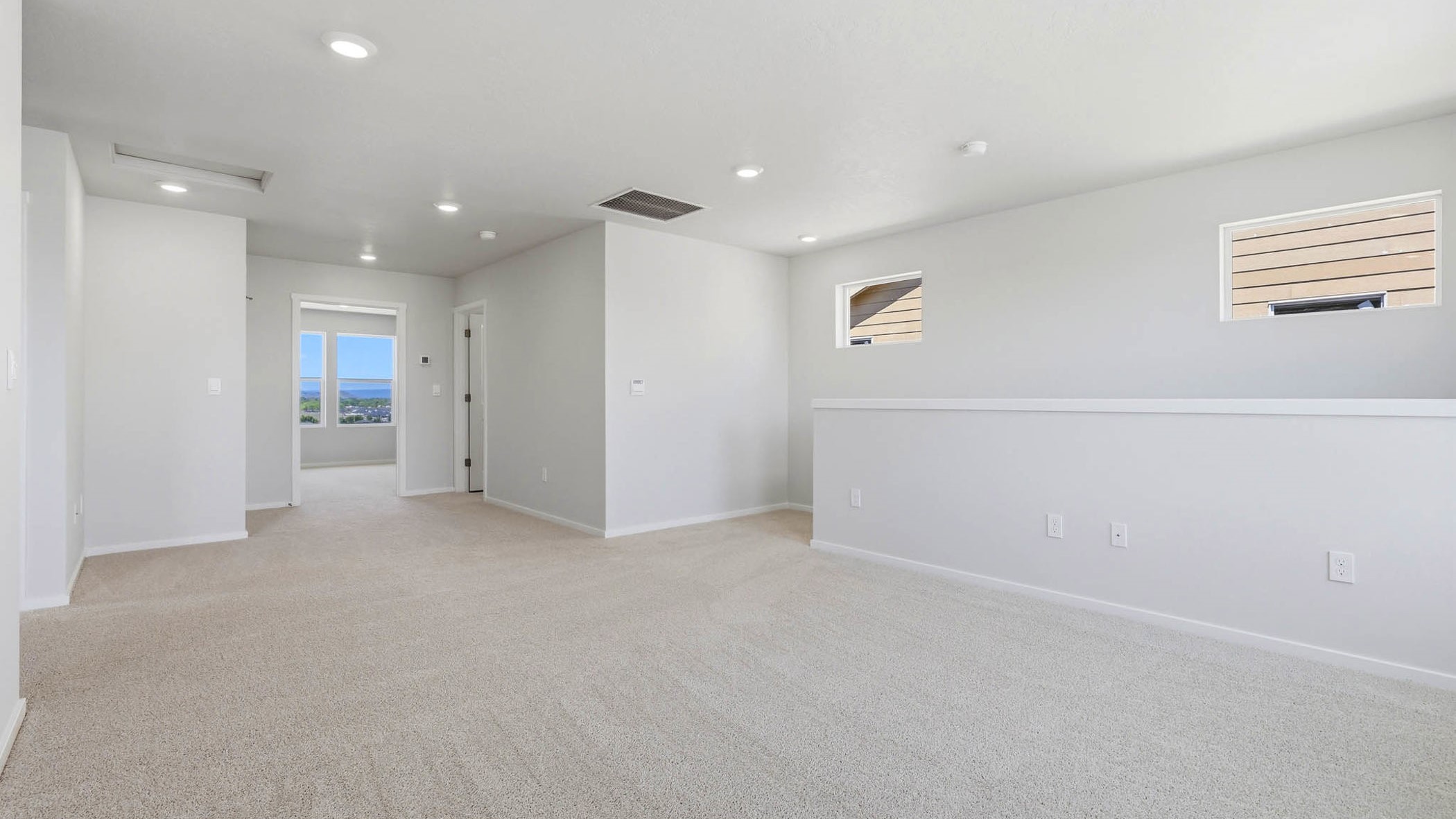 Loft area wall-to-wall carpet