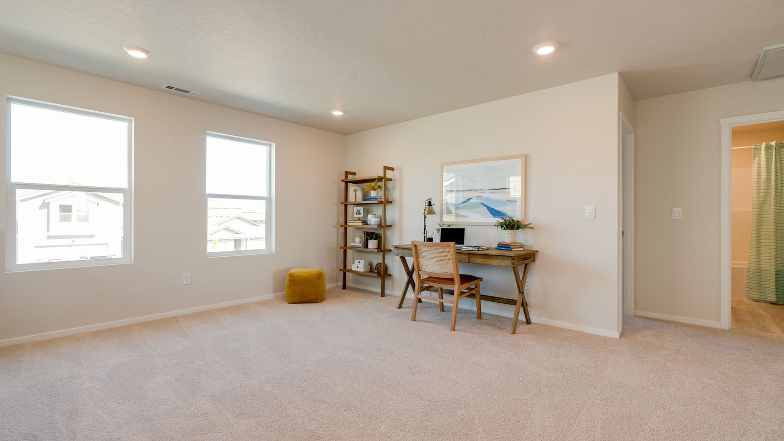 Loft area wall-to-wall carpet