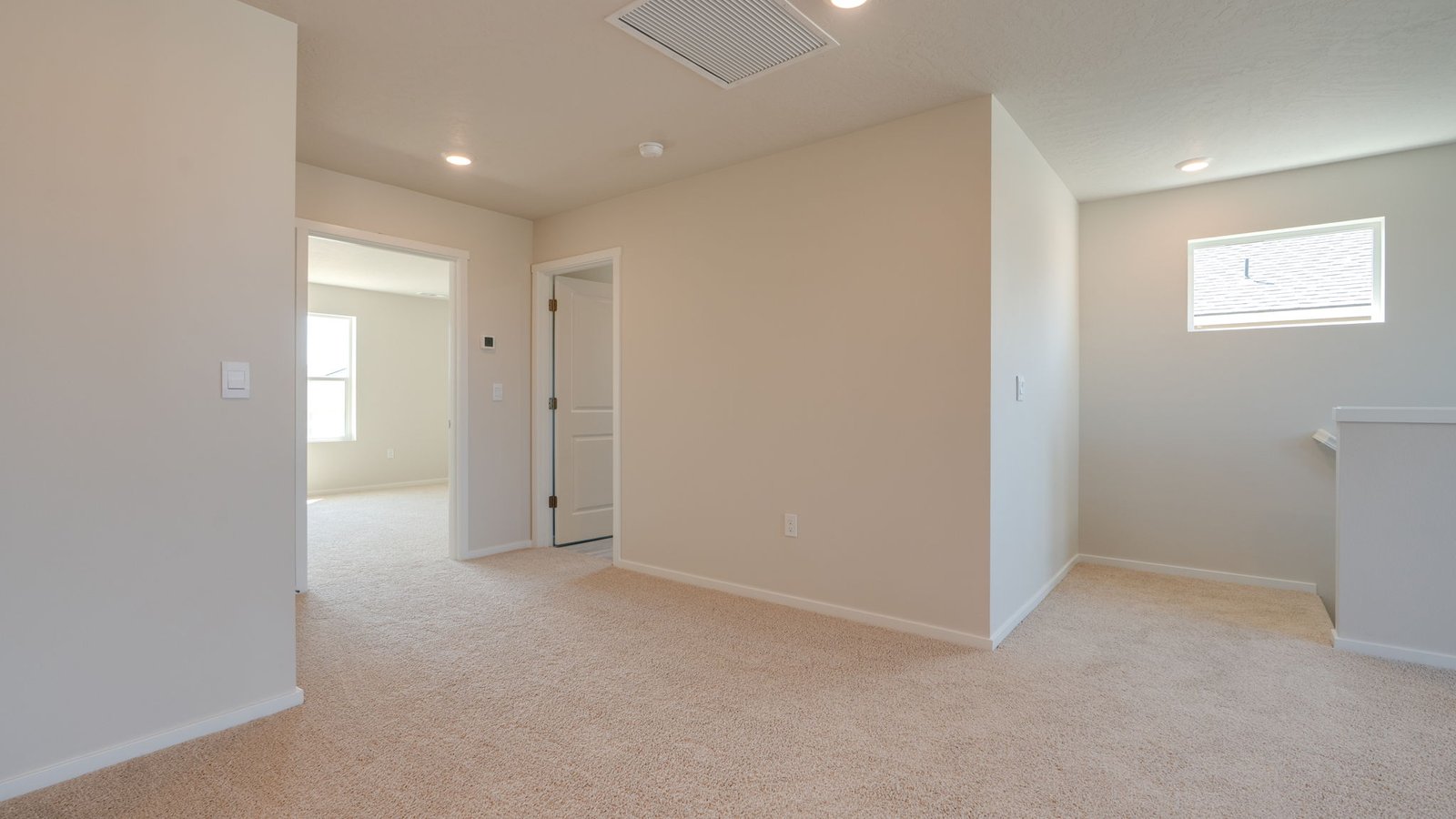 Loft area wall-to-wall carpet