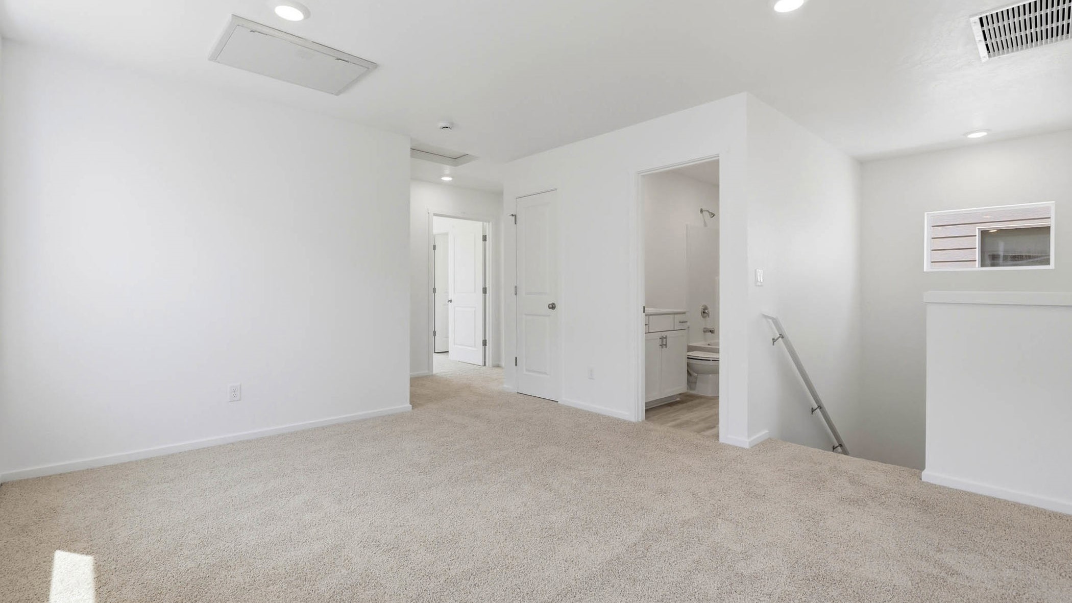 Loft area wall-to-wall carpet