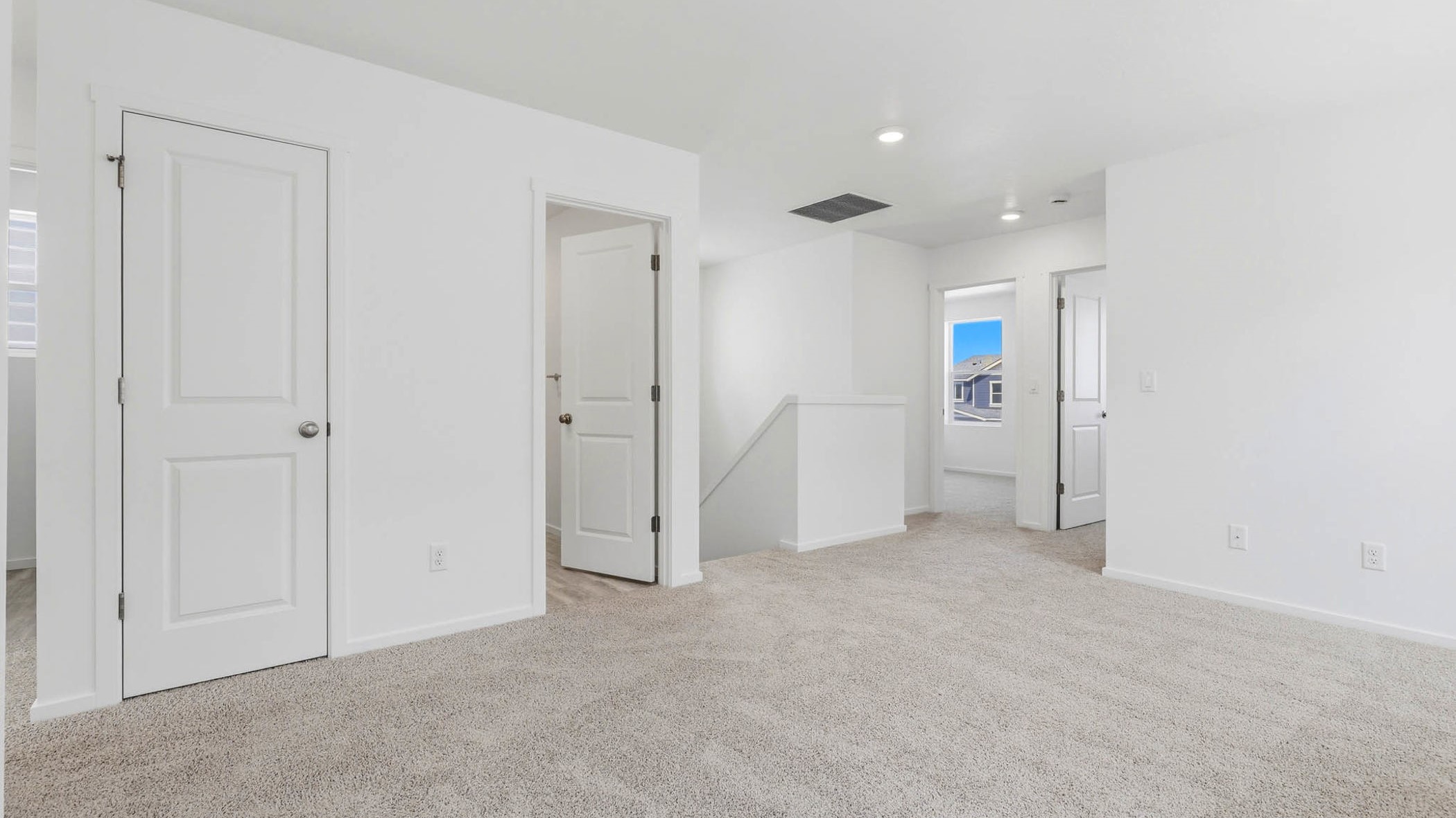 Loft area wall-to-wall carpet