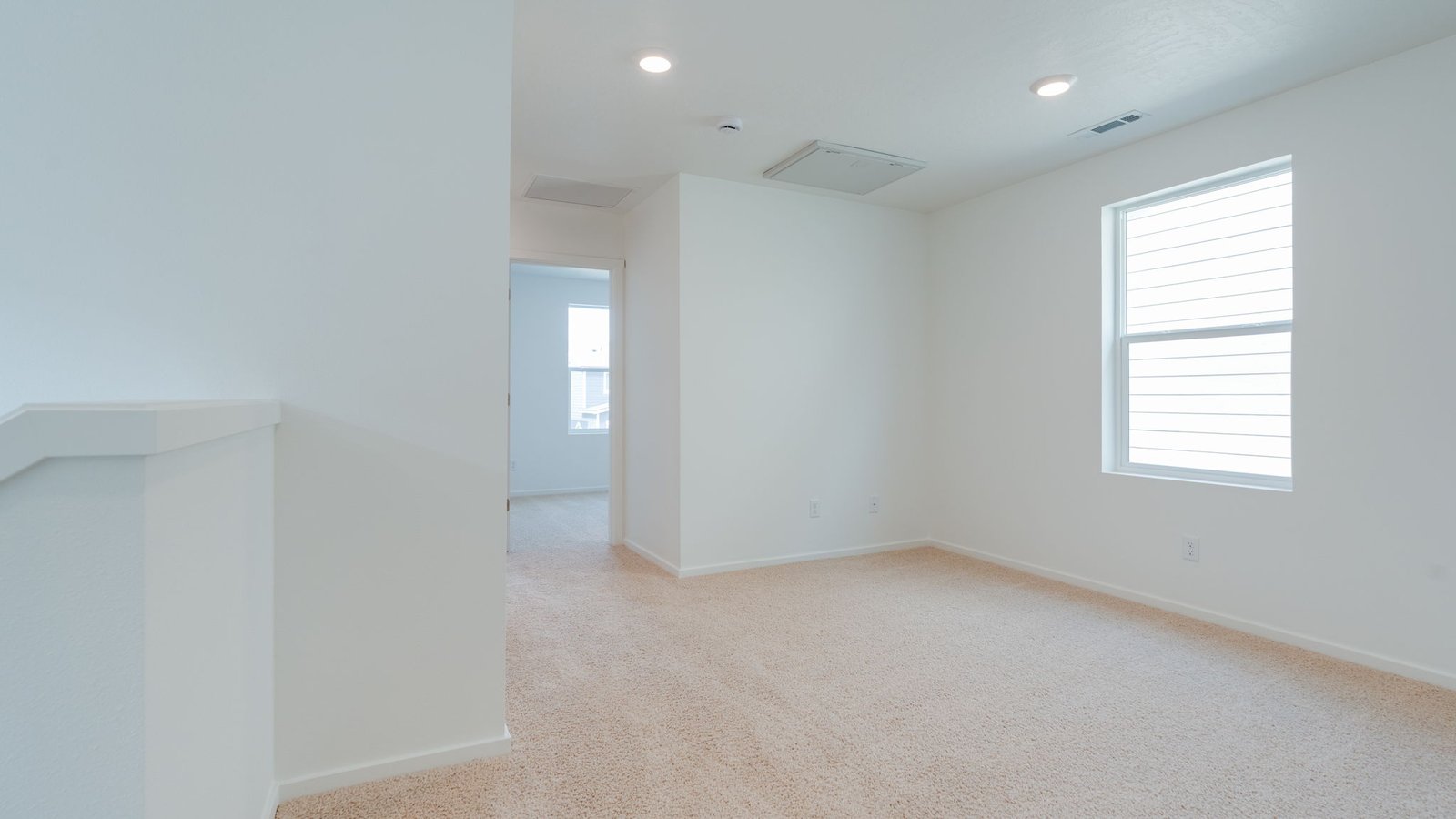 Loft area wall-to-wall carpet