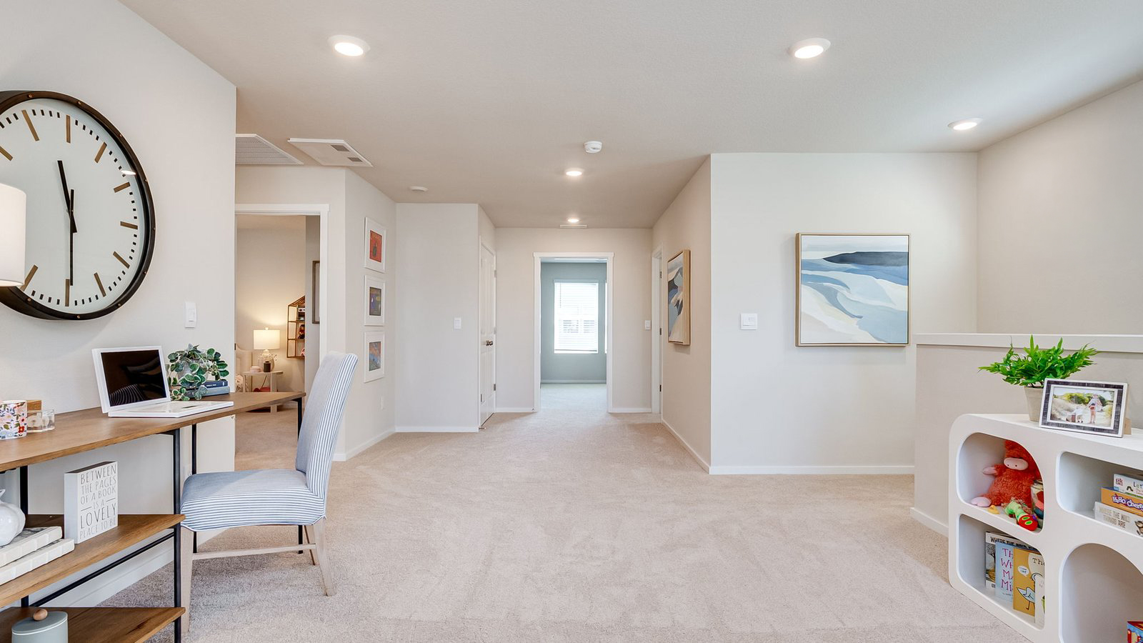 Loft area wall-to-wall carpet