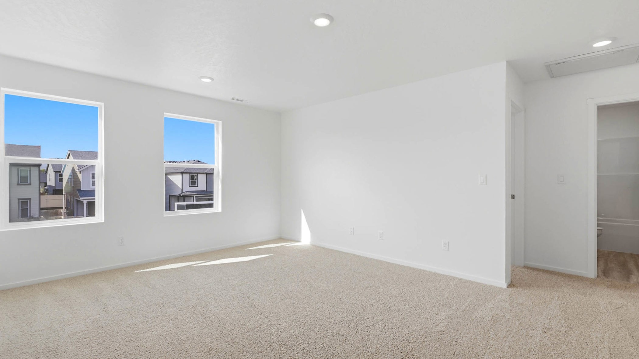 Loft area wall-to-wall carpet