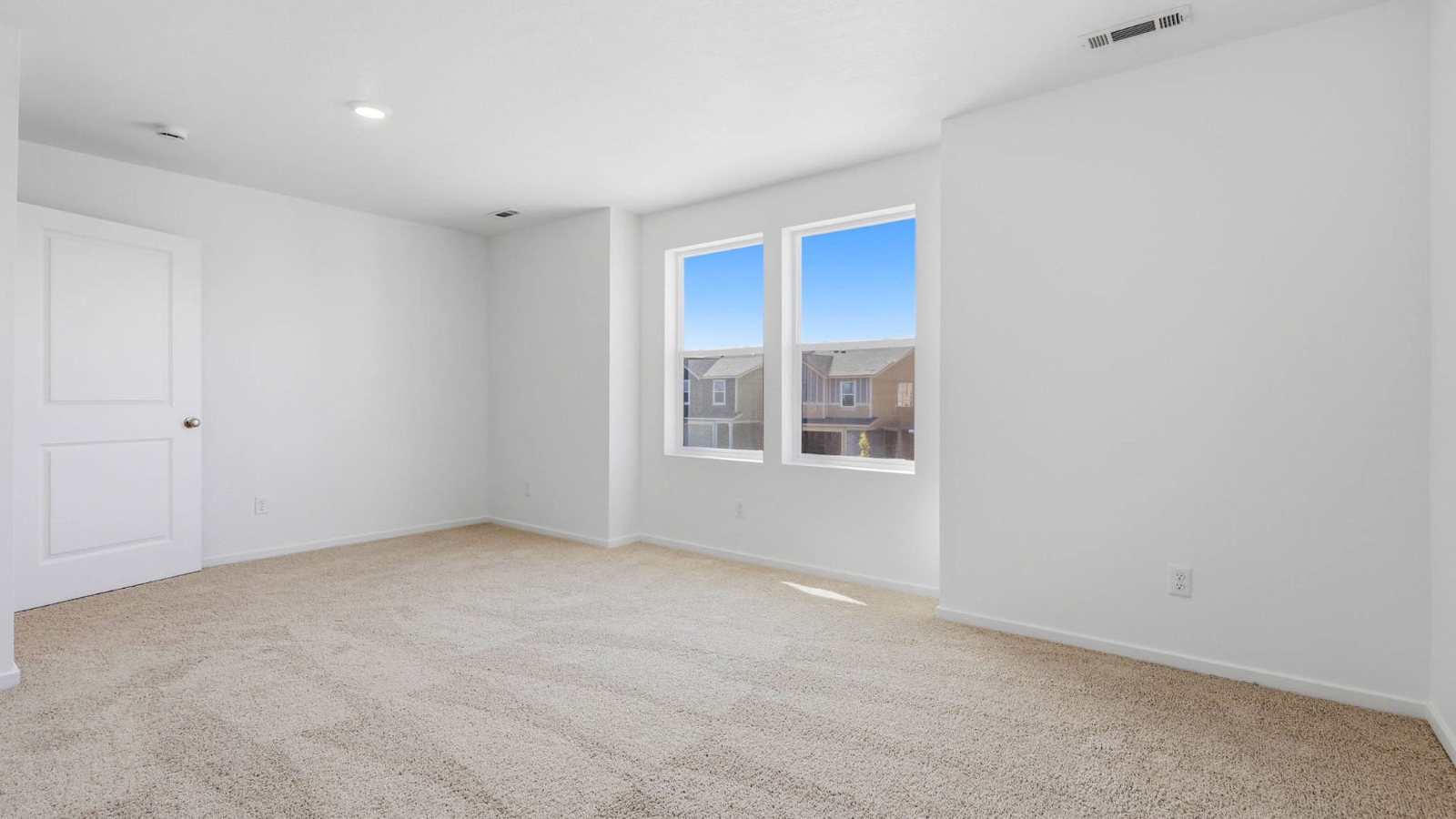 Bonus room with wall-to-wall carpet