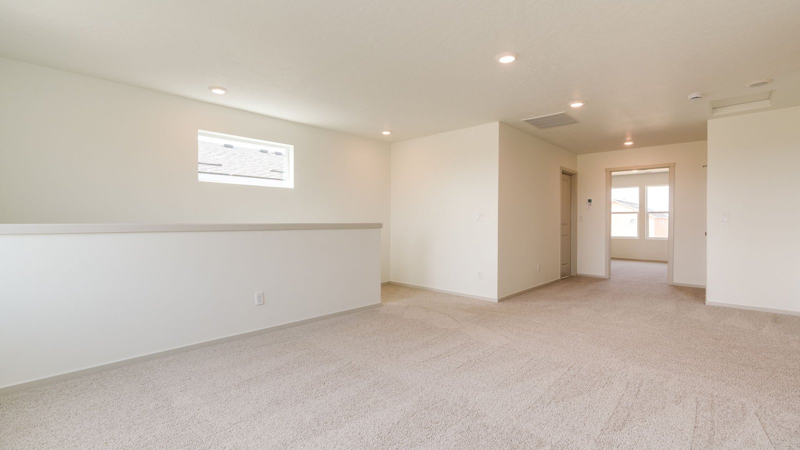 Loft area wall-to-wall carpet