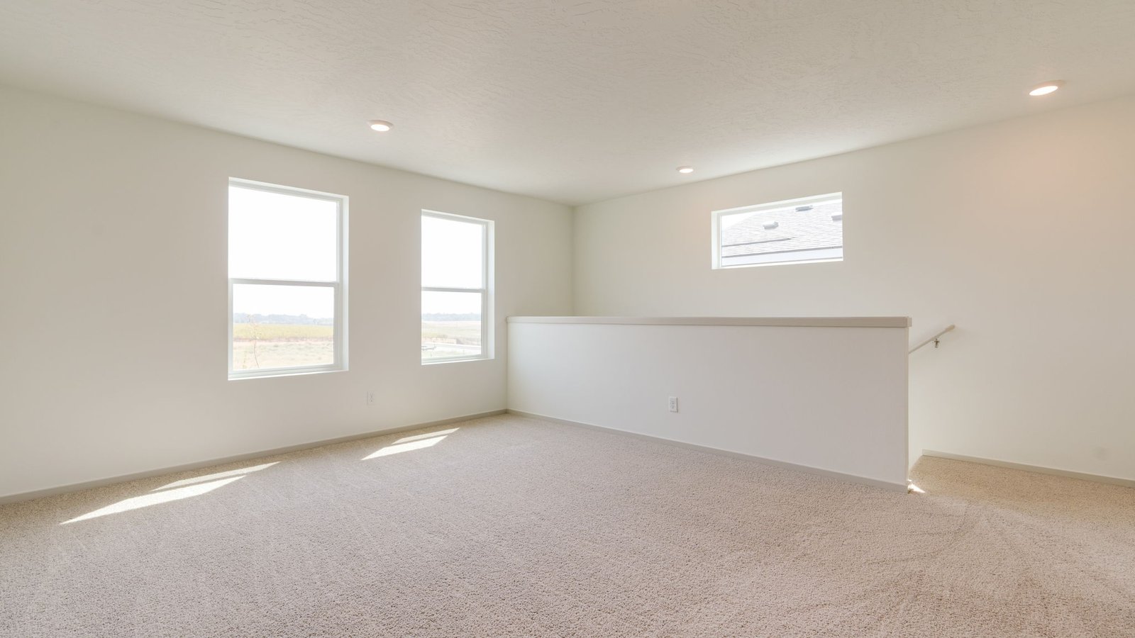 Loft area wall-to-wall carpet