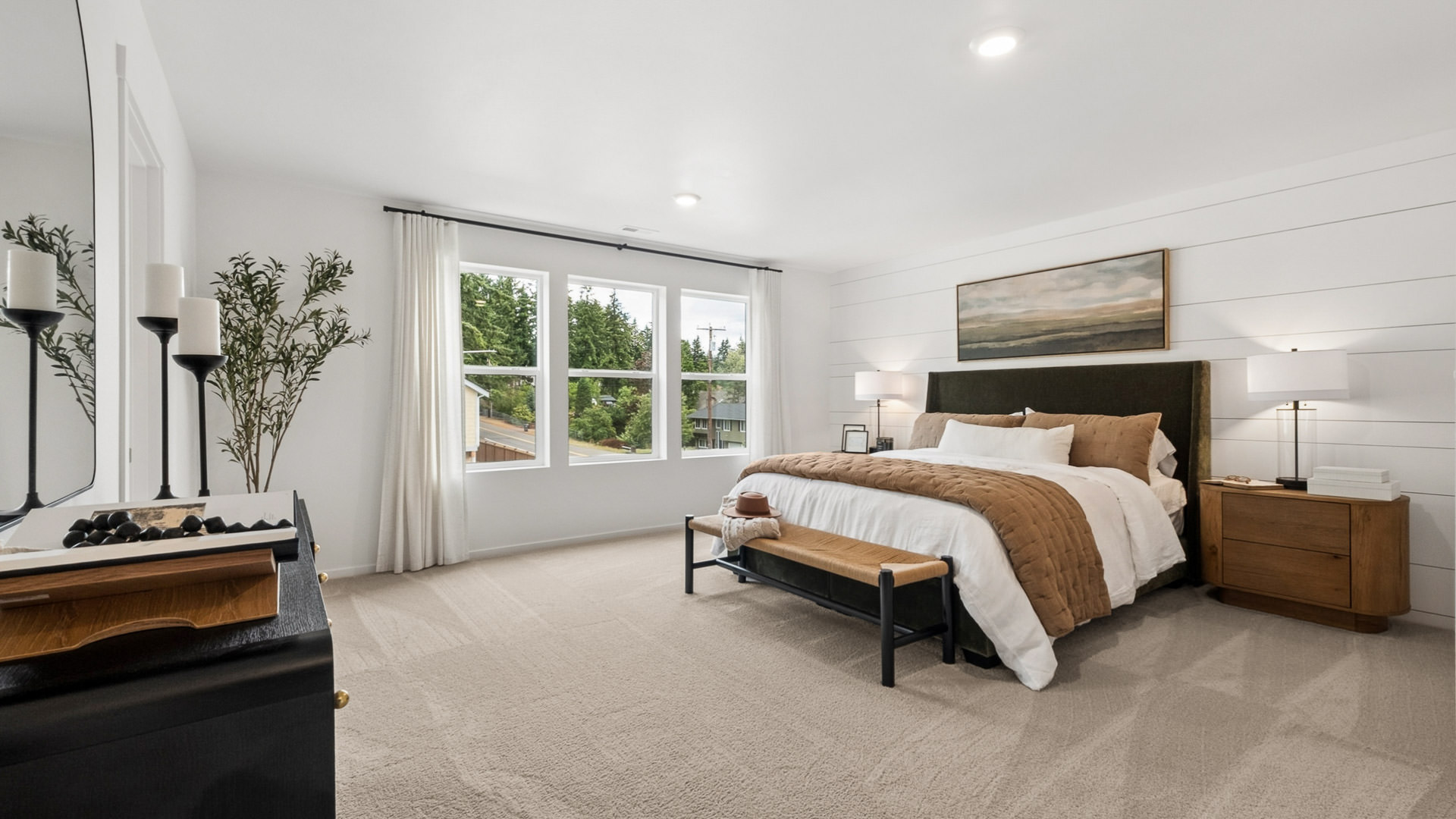 primary suite bedroom