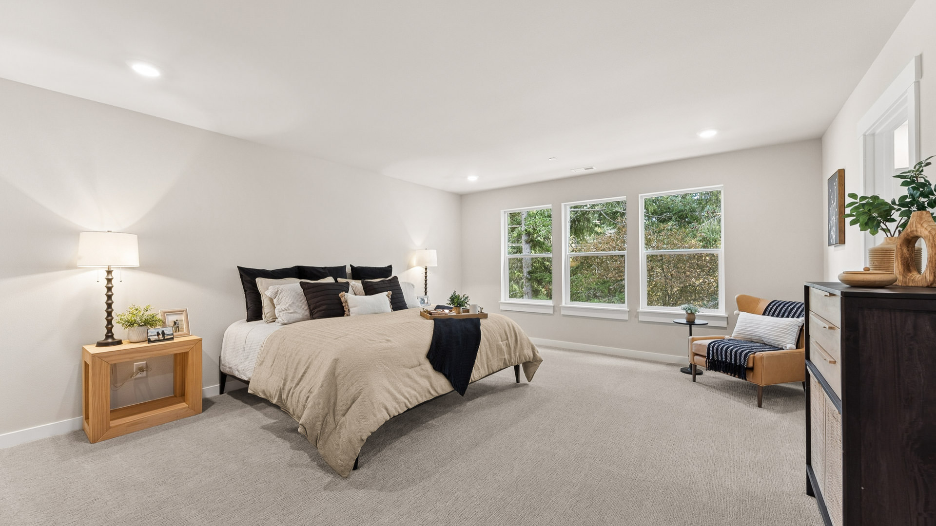 primary suite bedroom