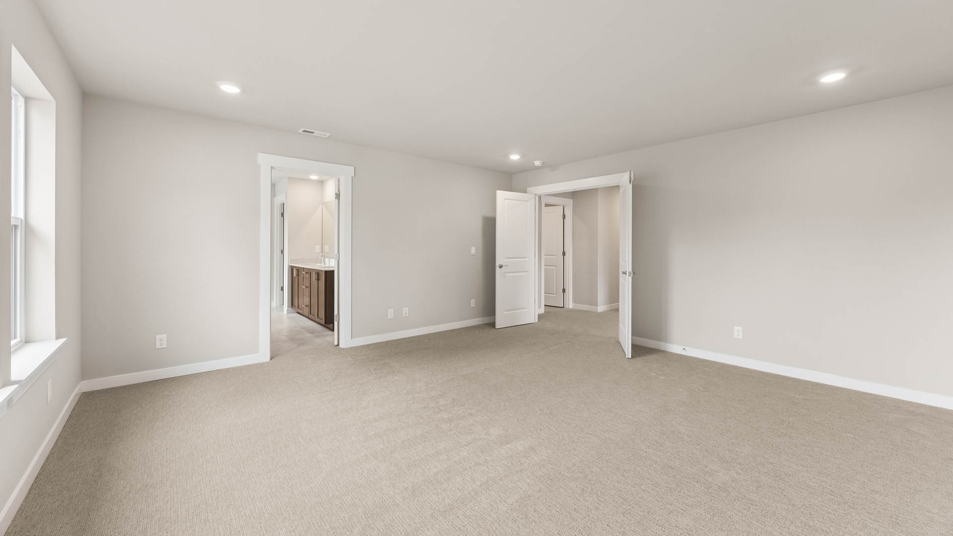 primary suite bedroom