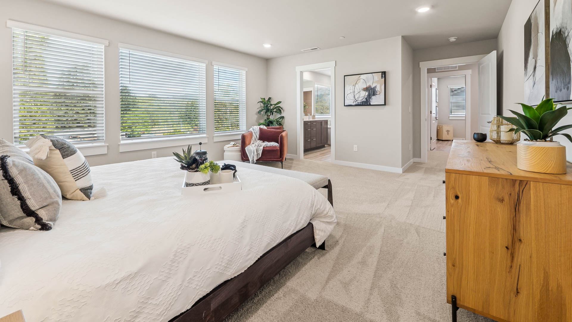 primary suite bedroom