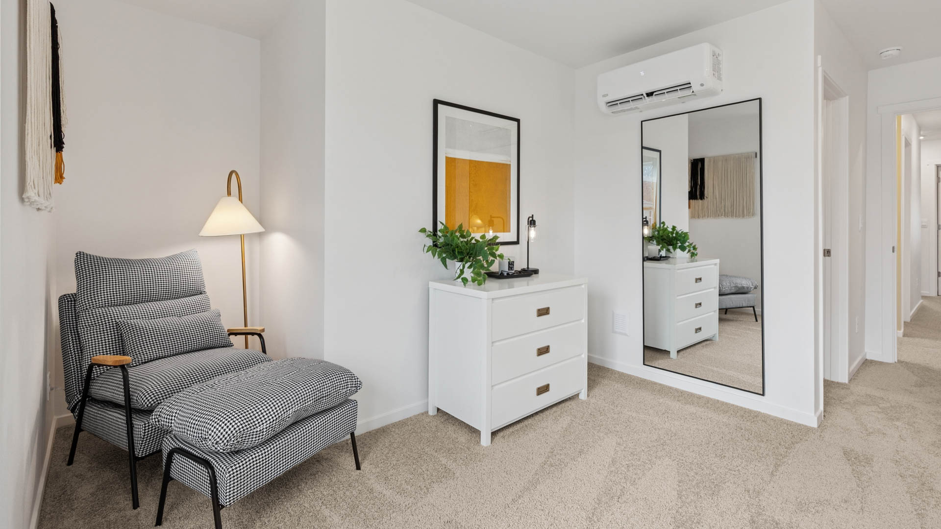 primary suite bedroom